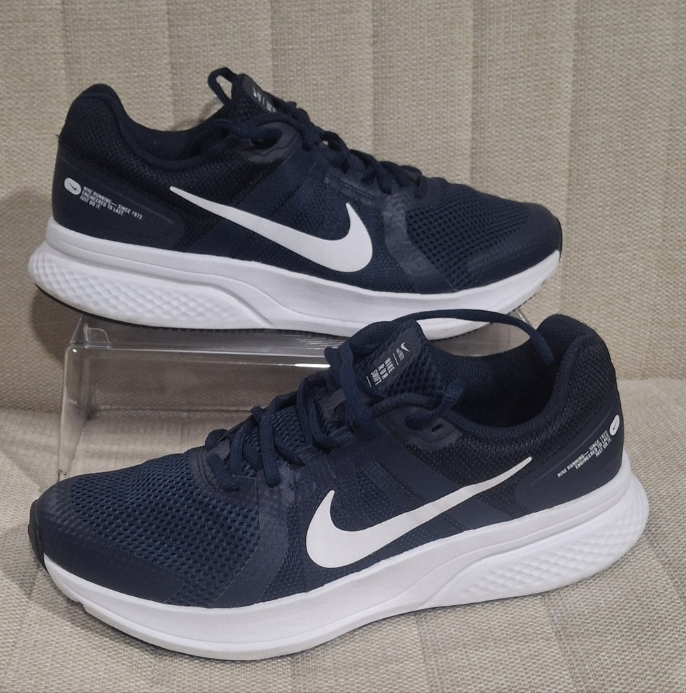 Nike Run Swift 360  Men's Dark Blue and White Athletic Shoes Smoke Free Home